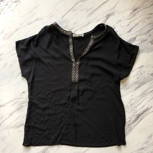 Black Pleione top